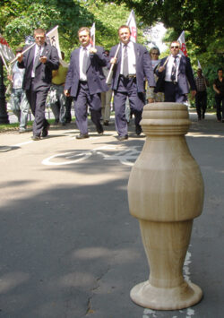 "Idol nadwiślański (Wędrujący Idol)", cykl fotografii z 2009-2010 r.